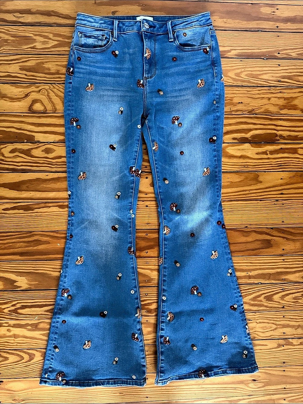 Driftwood Farrah Embroidered Flare Jeans Blue Waist 29 Like New
